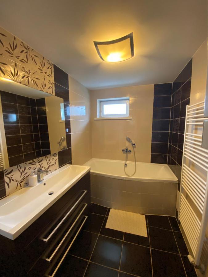 Lovely Apartment - Zilina Centrum Bagian luar foto